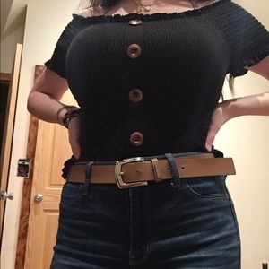 BLACK TIGHT TOP W/ BROWN BUTTONS